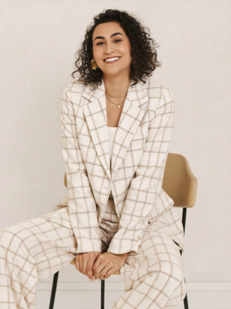 Intimacy coaching in Lisbon: Coach Coura Souza professional shot