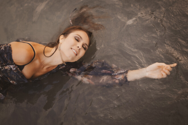 Liberated photoshoot with women's liberation mentor: Katrin with Love