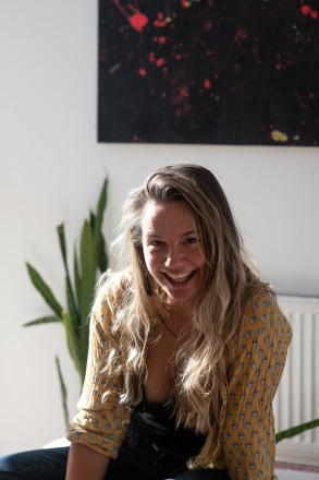 Relational somatic sexology with Emma Alwyn: professional headshot.