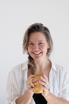 Relational somatic sexology sessions: Emma Alwyn portrait headshot