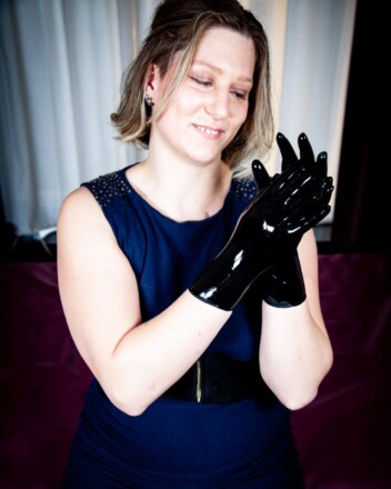 Meet Berlin Dominatrix & Coach: Lina Twist
