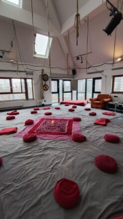 Kuddle Klub, cuddle therapy: inside the workshop space