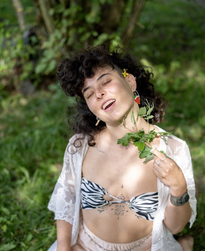 Meet relationship & sex therapist and educator: Sapphire Leela