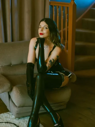 Miss Demi Lux, London Dominatrix, latex photoshoot