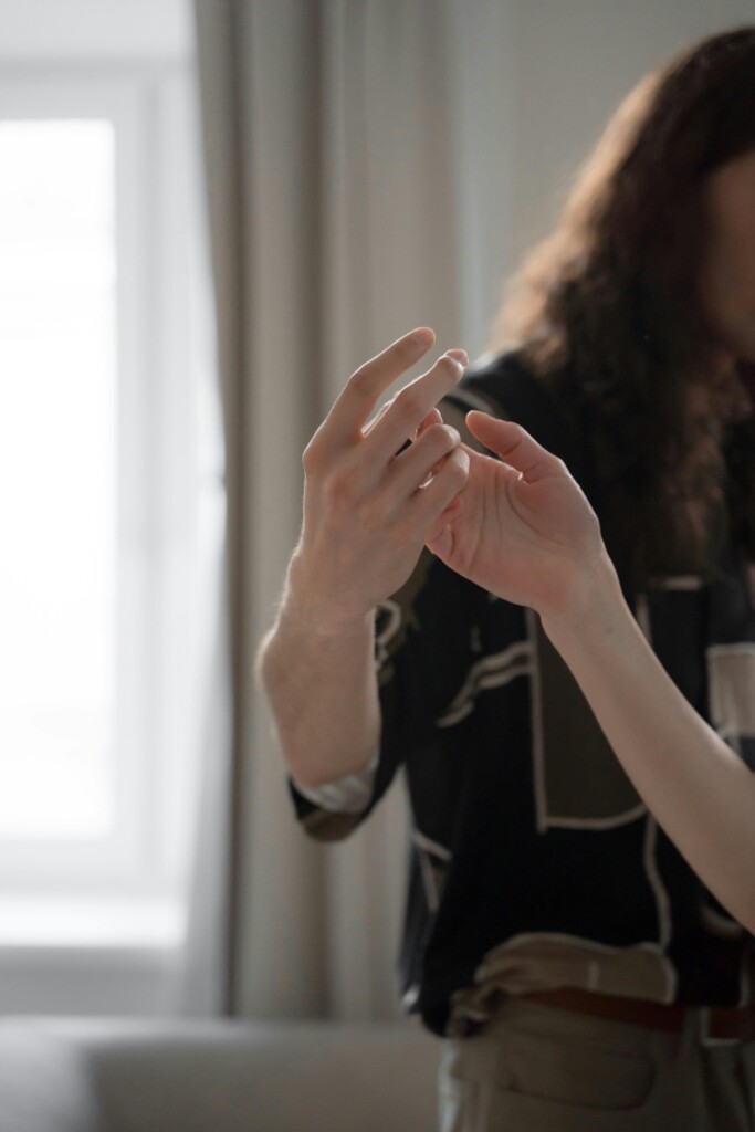 Book an ENM or polyamory consultation on Sensuali