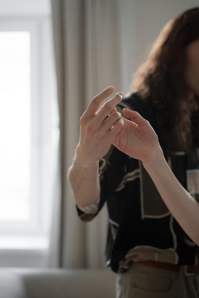 Book an ENM or polyamory consultation on Sensuali