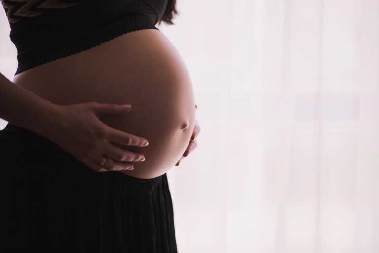 Interview with a Chick Considering Having a Rich Dude’s Baby